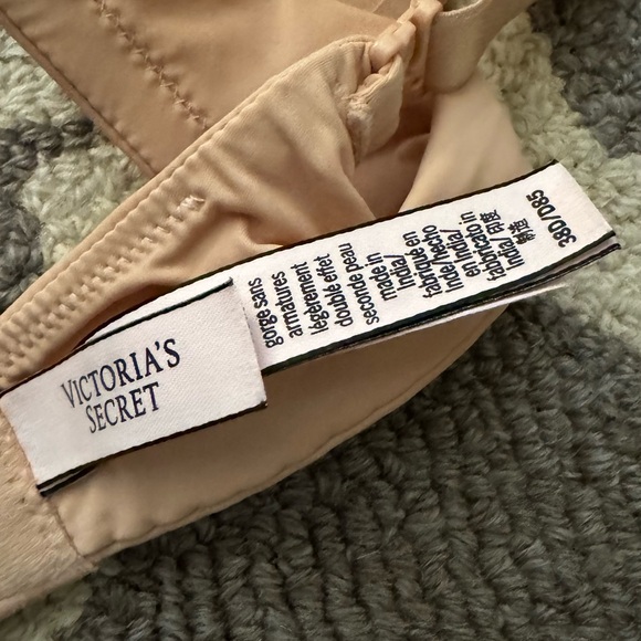 Victoria Secret size 38D tshirt bra nude - Picture 5 of 6
